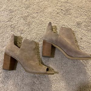 Steve Madden Nami Taupe Brown Suede Ankle Boot